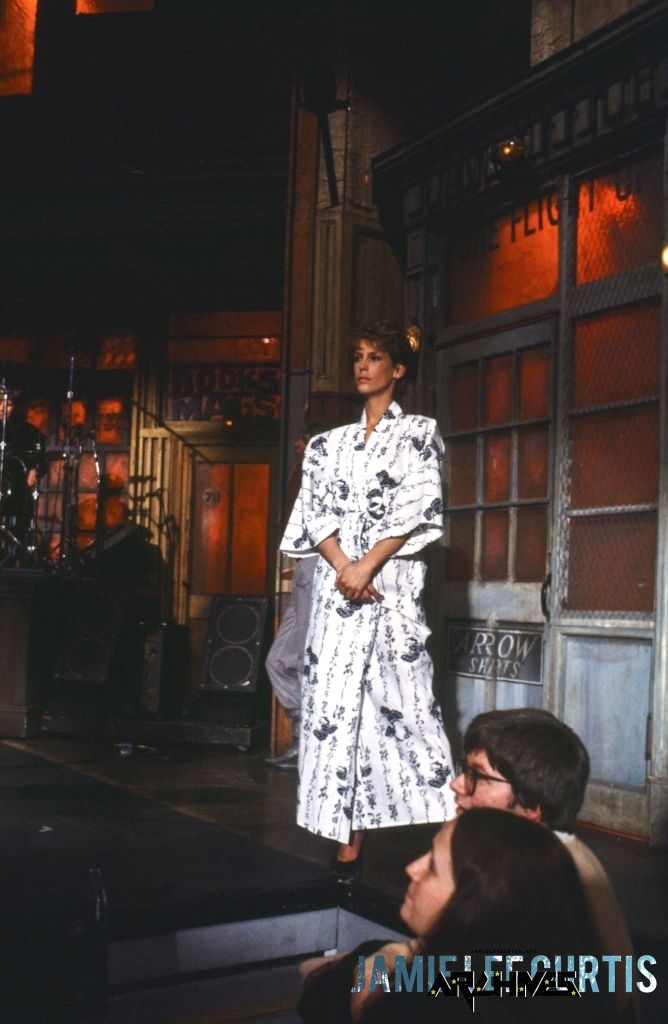 JamieLeeCurtis-SaturdayNightLive-017.jpg