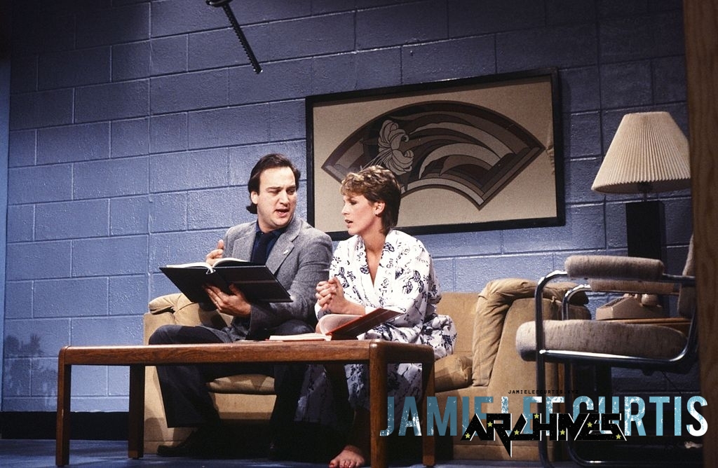 JamieLeeCurtis-SaturdayNightLive-021.jpg