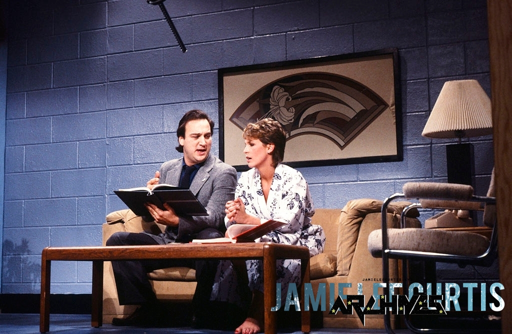 JamieLeeCurtis-SaturdayNightLive-031.jpg